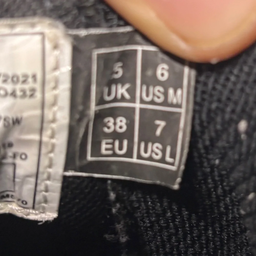 Dr. Martens 2976 slip-resistant Chelsea Leather Boots women’s size 6 men’s 7 - Picture 11 of 11